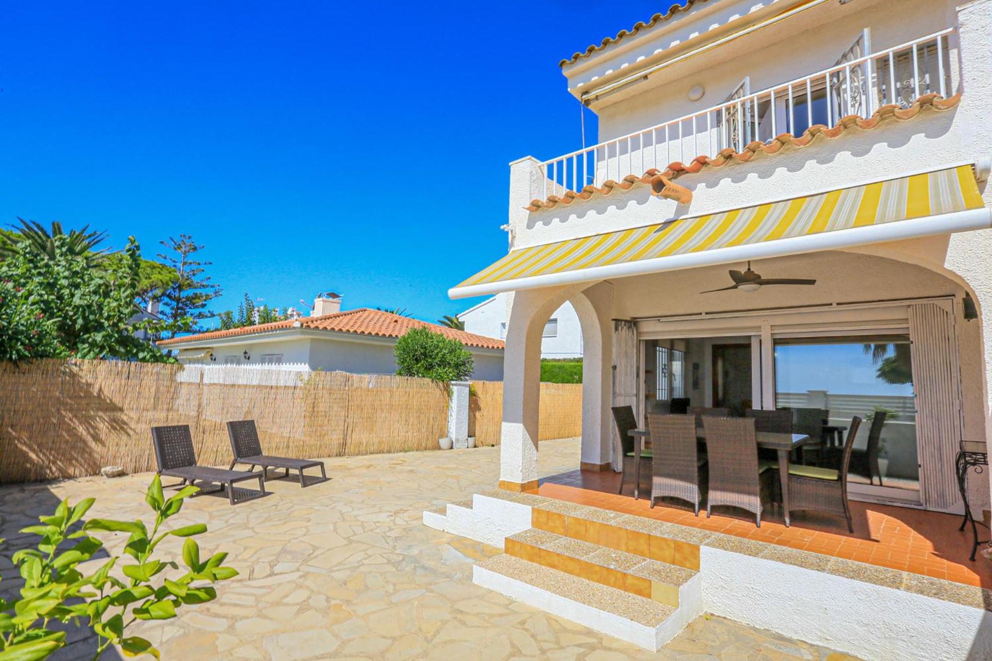 Villa Laura II - Only Families Камбрілс Екстер'єр фото